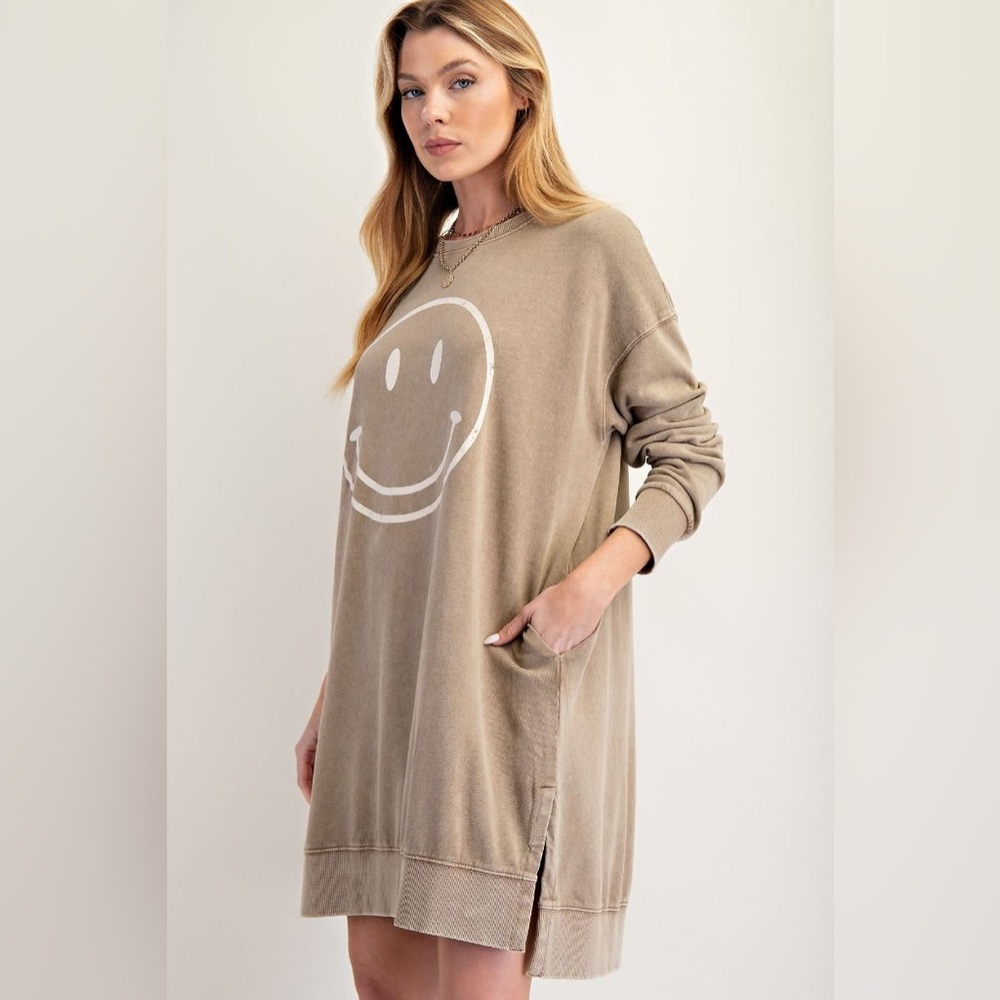 Easel SMILEY FACE WASHED TERRY WASHED PULLOVER DRESS - Picture 4 of 5